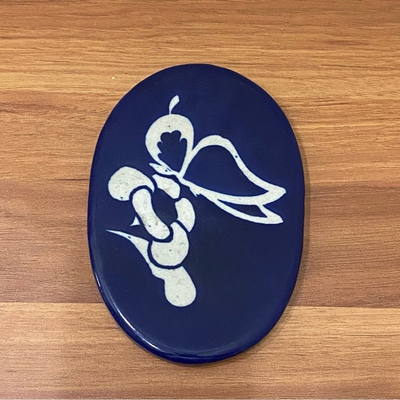 Vintage PETTEFORD Cobalt Blue Butterfly Flower Ceramic Trivet Bread Warmer Tile - Picture 1 of 10